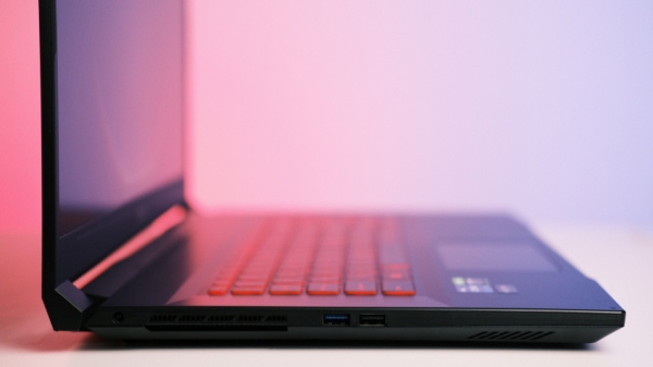 Обзор игрового ноутбука MSI Katana GF76 12UE-065RU: 14 ядер, RTX 3060, 144 Гц и мощная система охлаждения Обзор игрового ноутбука MSI Katana GF76 12UE-065RU: 14 ядер, RTX 3060, 144 Гц и мощная система охлаждения