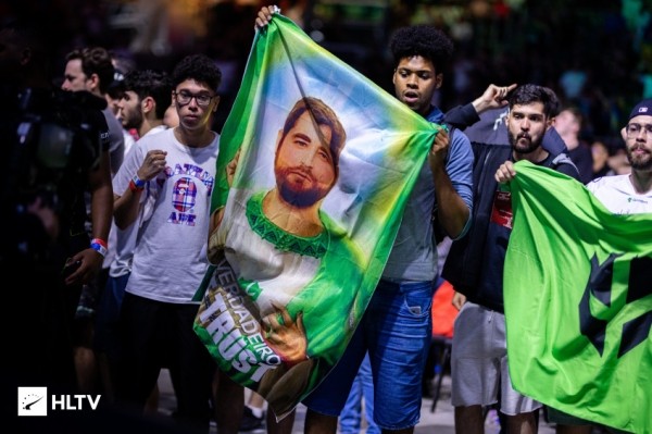 Эмоции и переживания: лучшие фотографии первых дней IEM Rio Major 2022