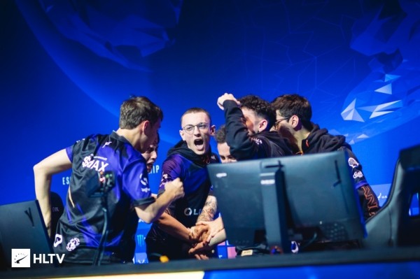 Эмоции и переживания: лучшие фотографии первых дней IEM Rio Major 2022