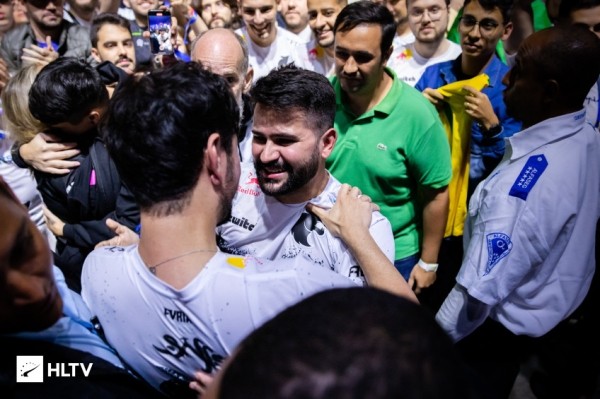 Эмоции и переживания: лучшие фотографии первых дней IEM Rio Major 2022