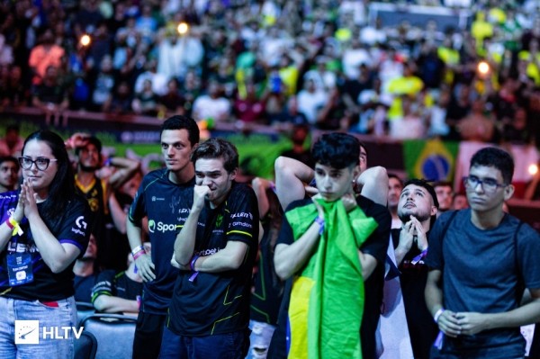 Эмоции и переживания: лучшие фотографии первых дней IEM Rio Major 2022