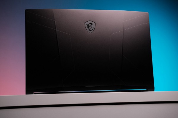 Фотообзор ноутбука MSI Pulse GL76