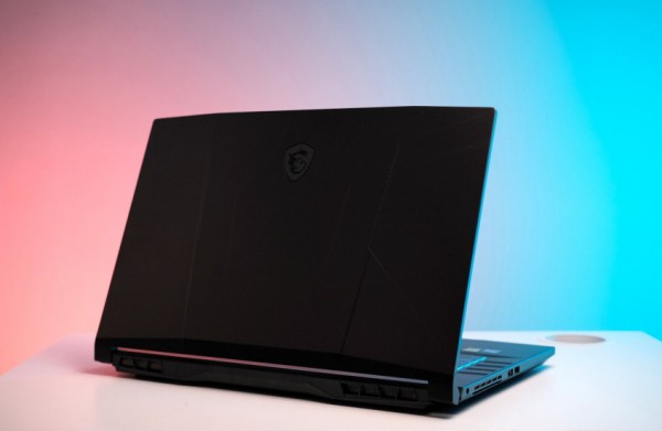 Фотообзор ноутбука MSI Pulse GL76