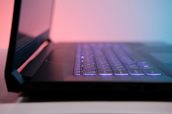 Фотообзор ноутбука MSI Pulse GL76