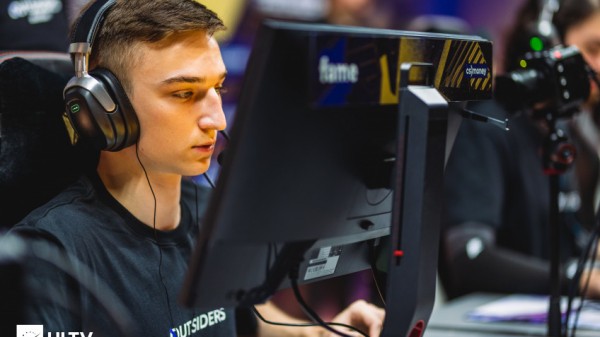 Outsiders начала с поражения выступление на BLAST Premier World Final 2022 по CS:GO Outsiders начала с поражения выступление на BLAST Premier World Final 2022 по CS:GO